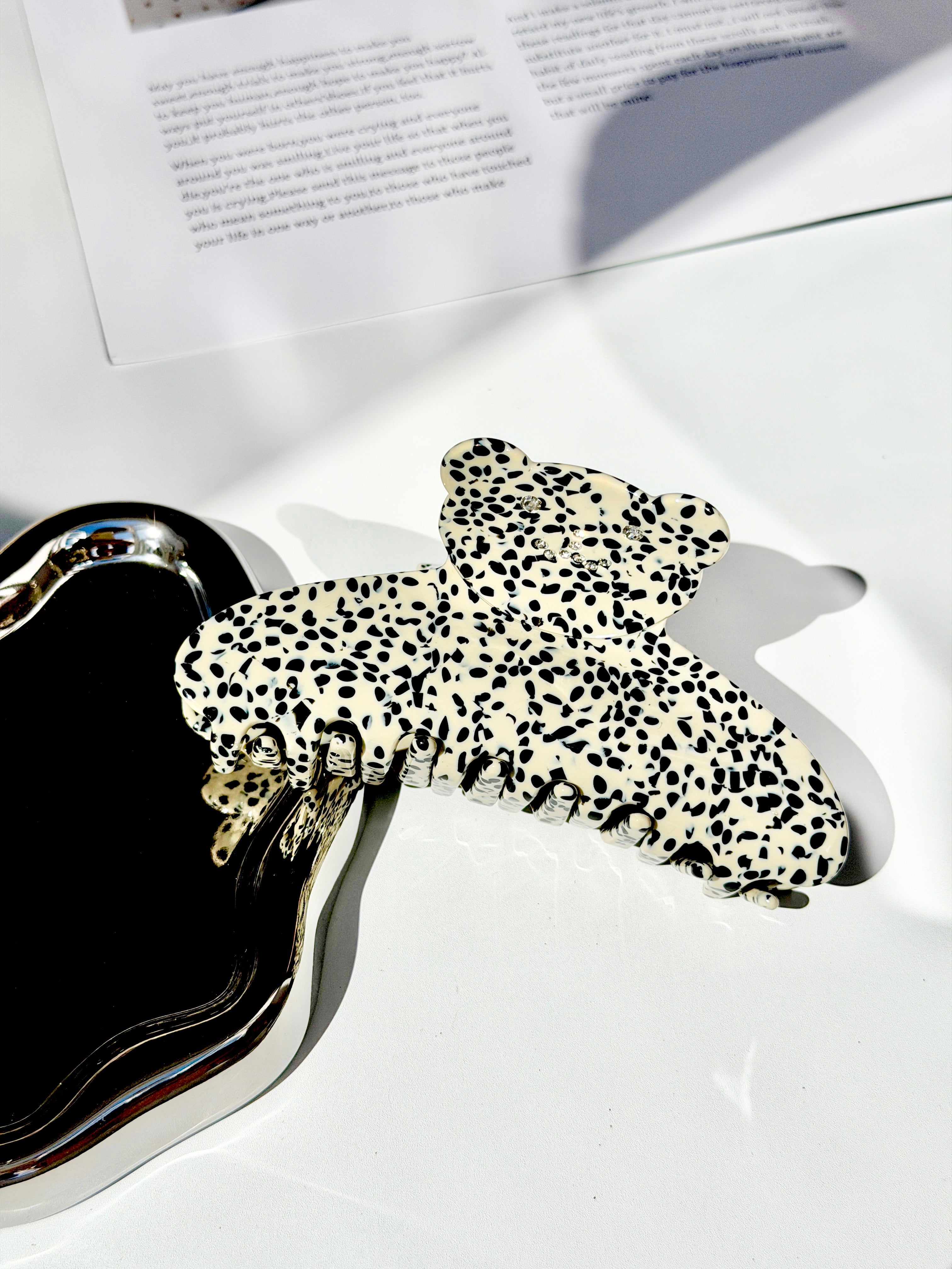 Black & White Spot Claw Clip